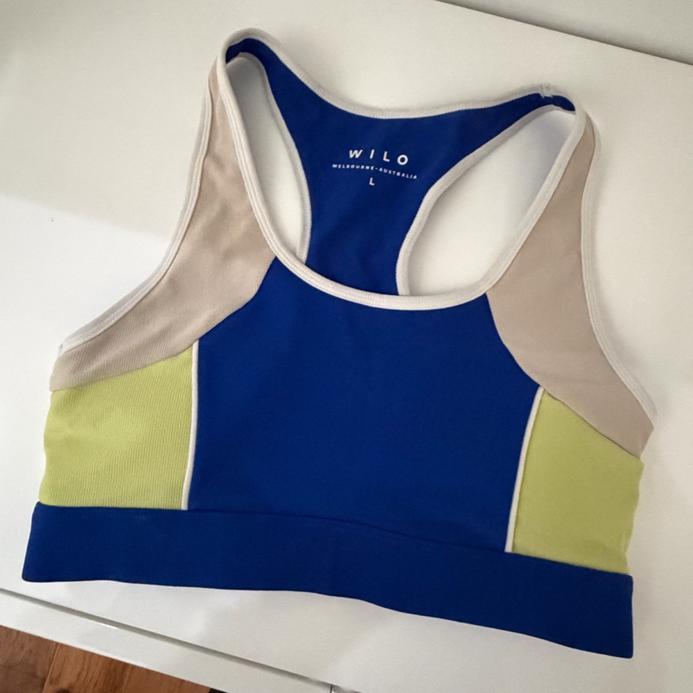 WILO Women's Blue and Green Sports Bra